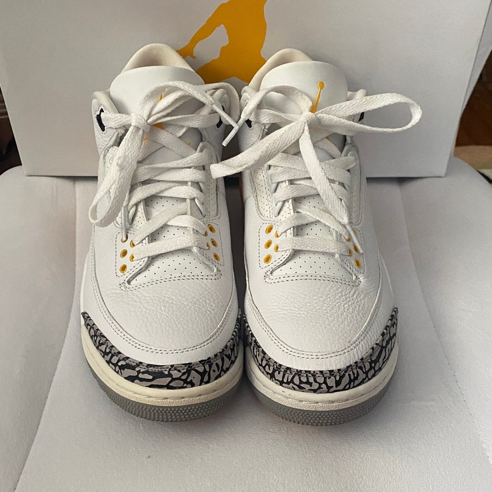 Jordan Women's Sneakers in White and Orange - Picture 2 of 7
